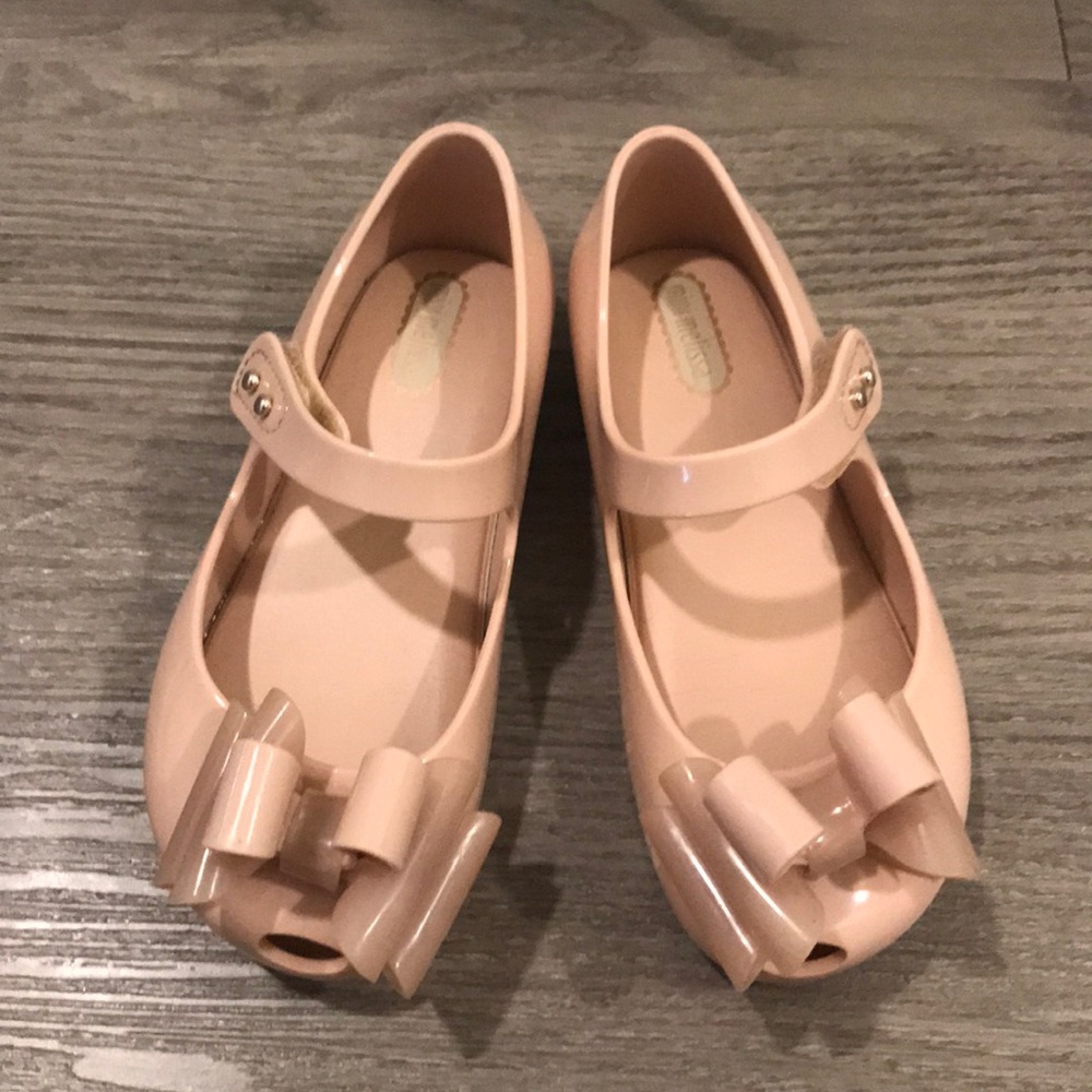 Mini Melissa pink shoes 🎀